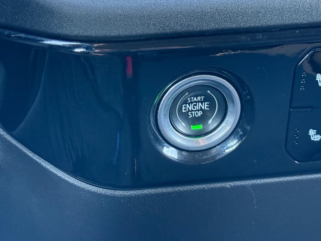 Used 2022 Chevrolet Silverado 1500 LT AWD/4WD image 18