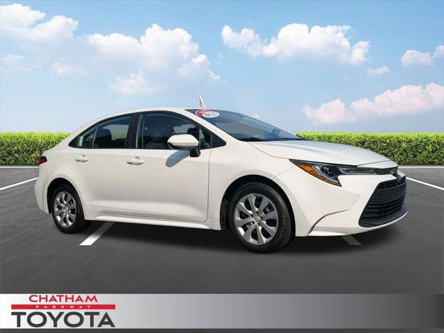 Certified 2025 Toyota Corolla LE FWD image 1