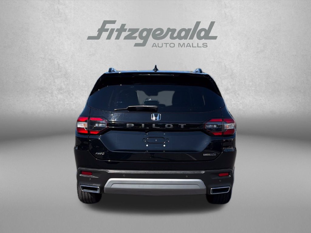 Used 2024 Honda Pilot Touring image 7