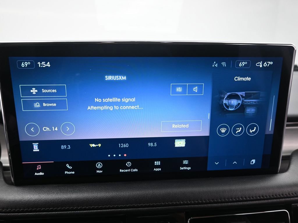 Used 2022 Lincoln Nautilus AWD w/ Premium Package image 15