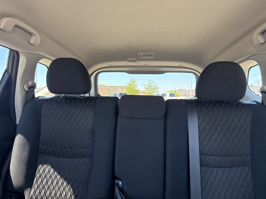 Used 2020 Nissan Rogue SV image 21