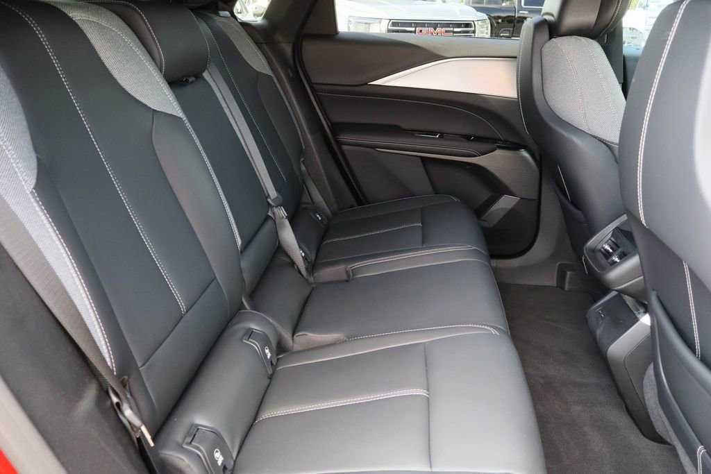 Used 2024 Cadillac Lyriq Tech AWD/4WD image 28
