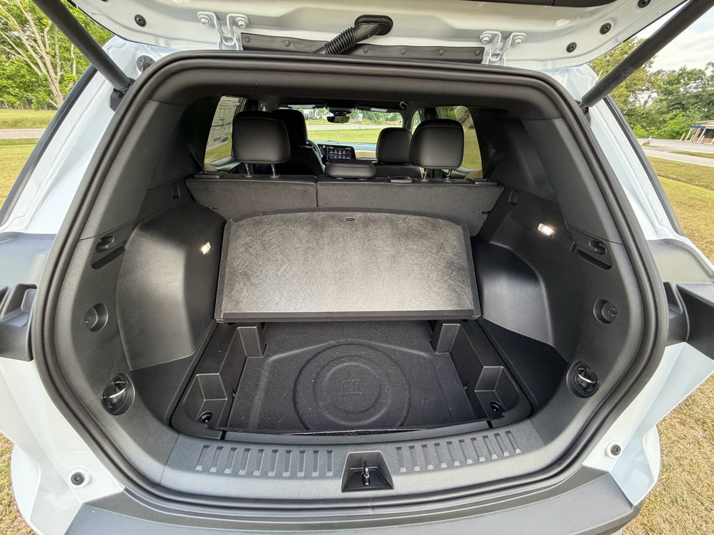 New 2026 Chevrolet Equinox ACTIV w/ Convenience Package III FWD image 35