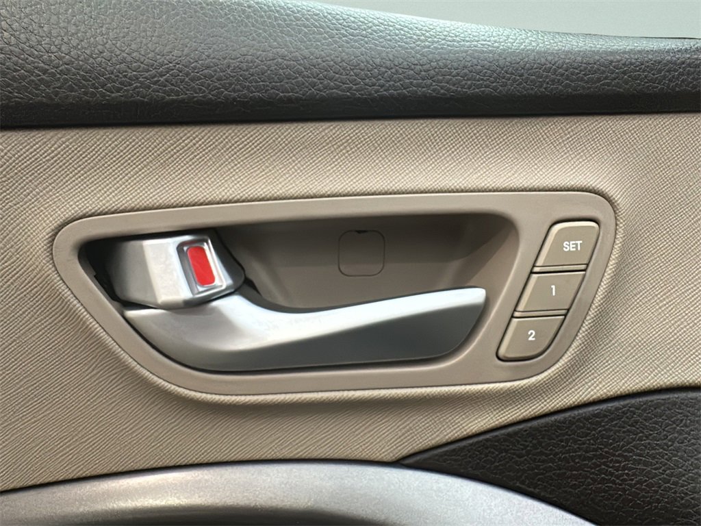 Used 2017 Hyundai Santa Fe Sport image 8