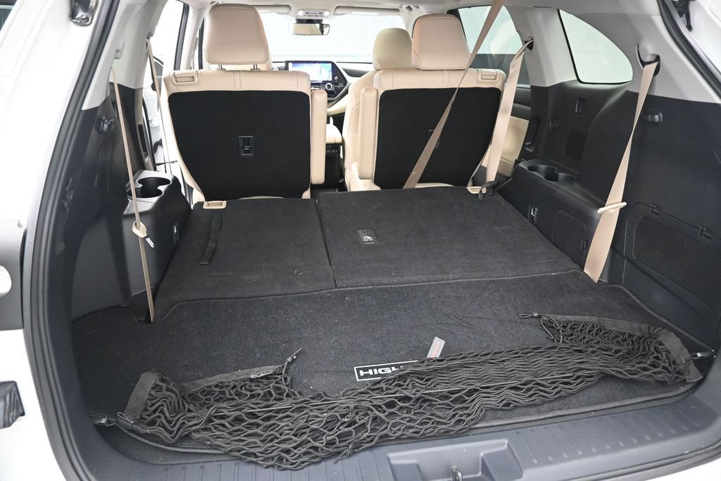 Used 2023 Toyota Highlander XLE FWD image 9