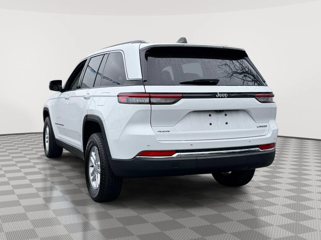 Used 2023 Jeep Grand Cherokee Laredo AWD/4WD image 5
