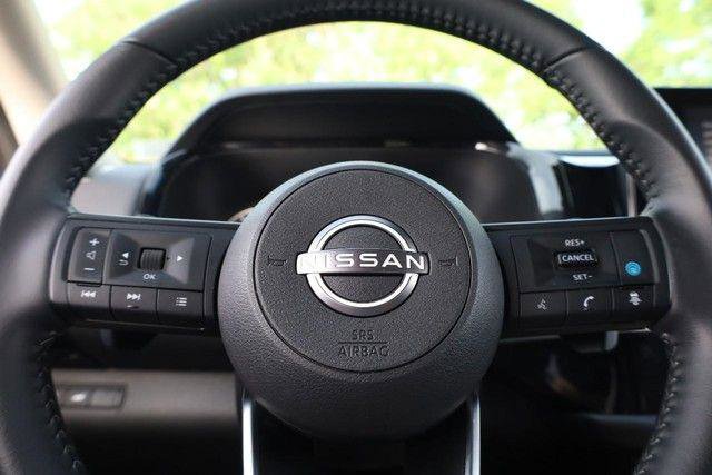 Certified 2025 Nissan Pathfinder SV AWD/4WD image 11