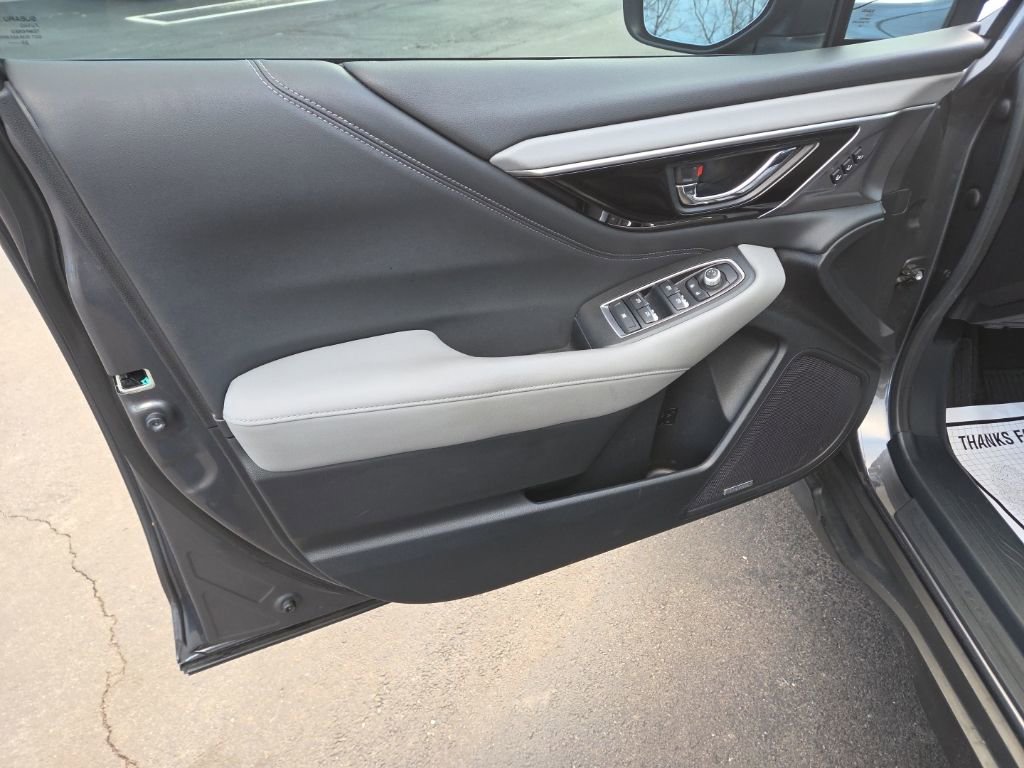 Used 2020 Subaru Outback Limited image 15