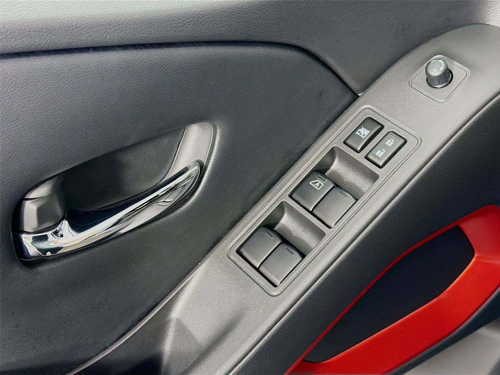 Used 2025 Nissan Frontier PRO-4X w/ Pro Convenience Package image 18