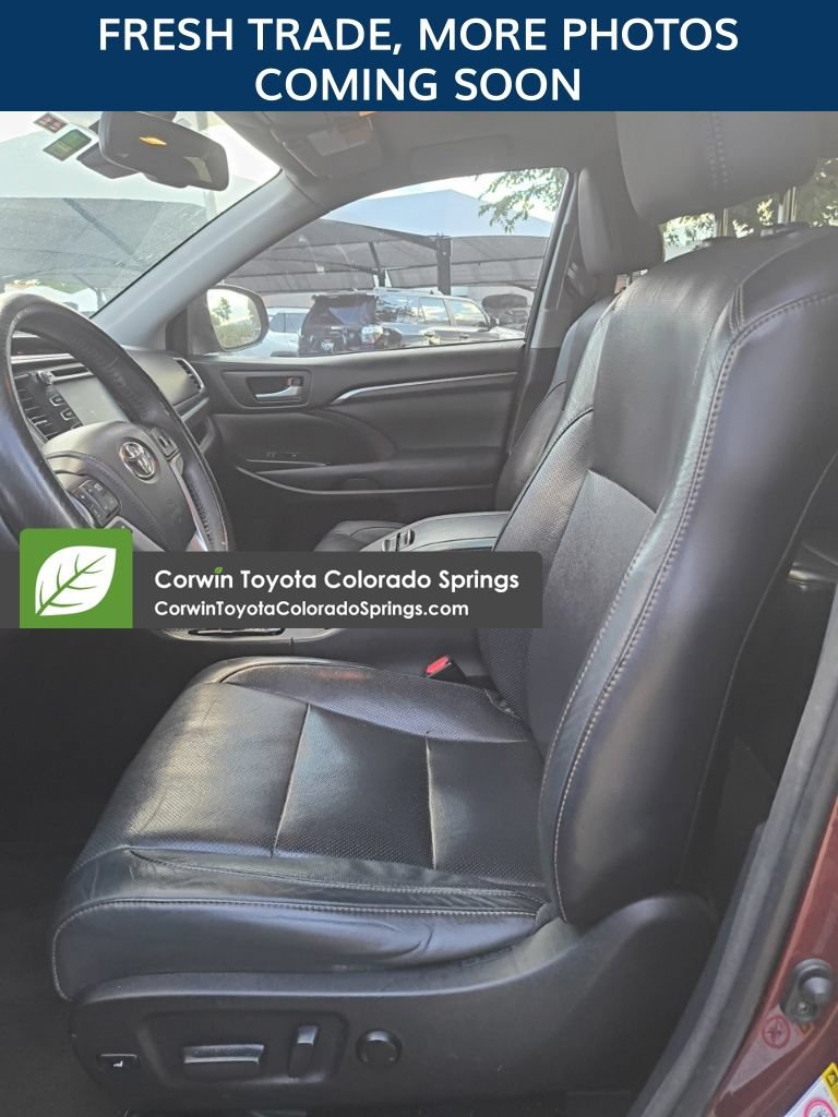 Used 2015 Toyota Highlander Limited w/ Driver Technology Package FWD image 10