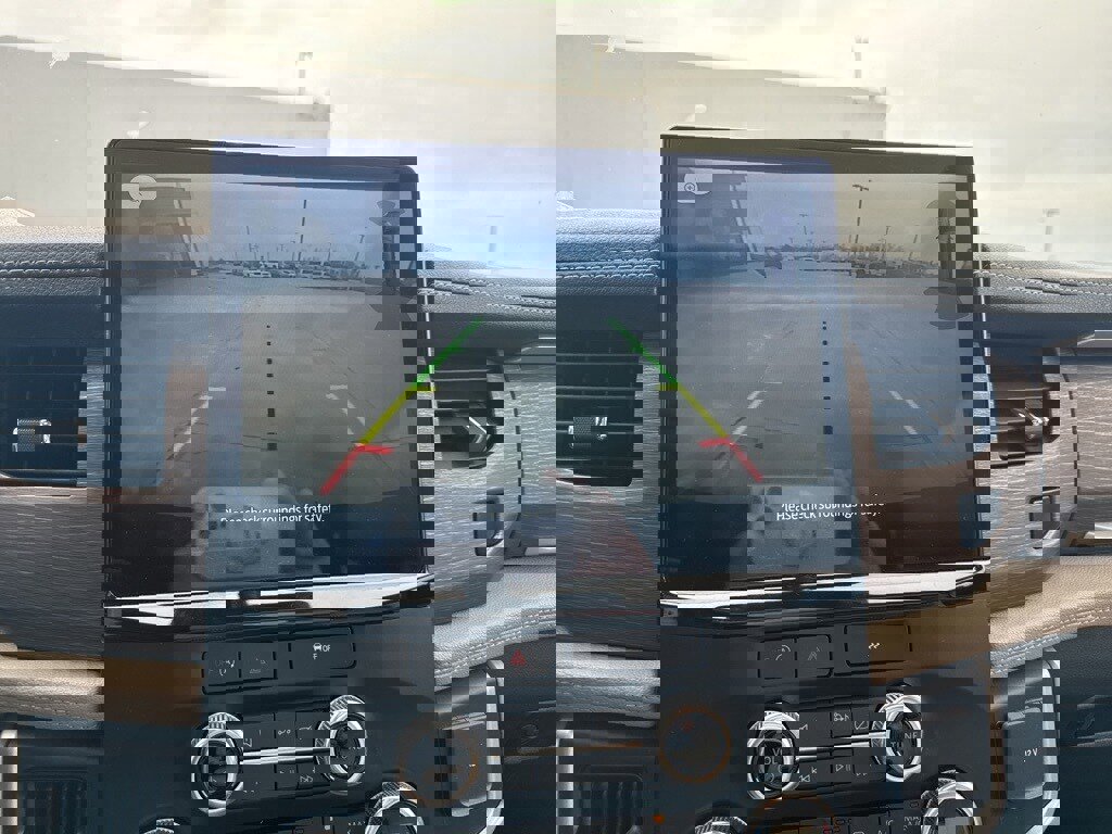 Used 2023 Ford Expedition Limited image 11