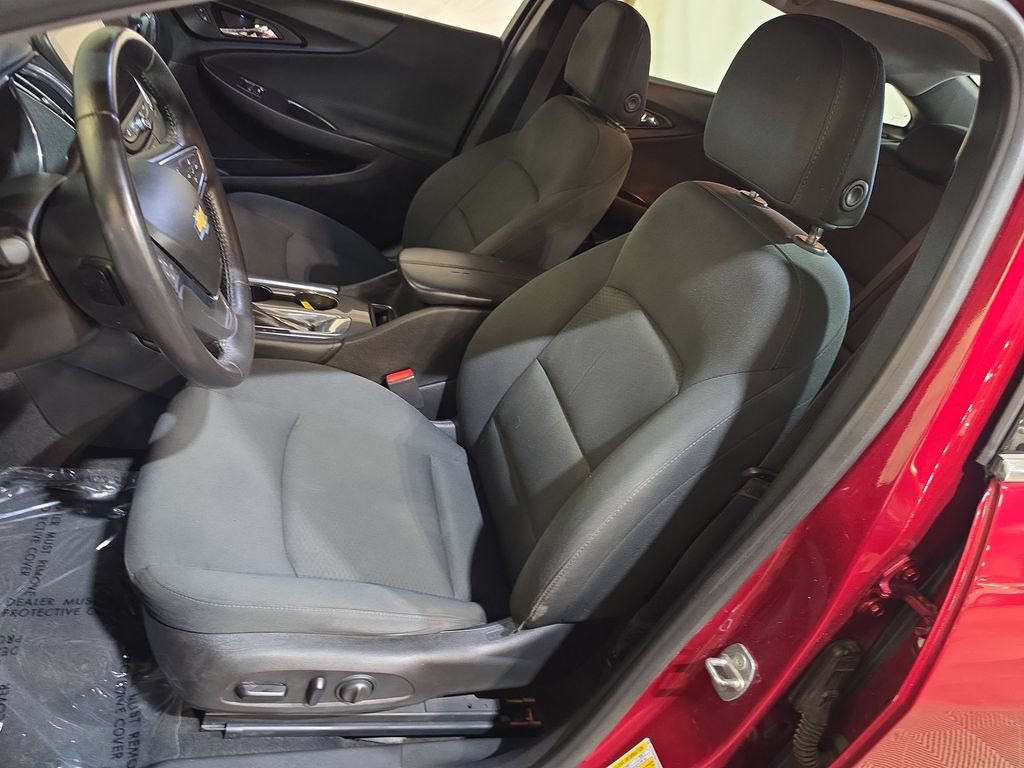 Used 2017 Chevrolet Malibu LT FWD image 13