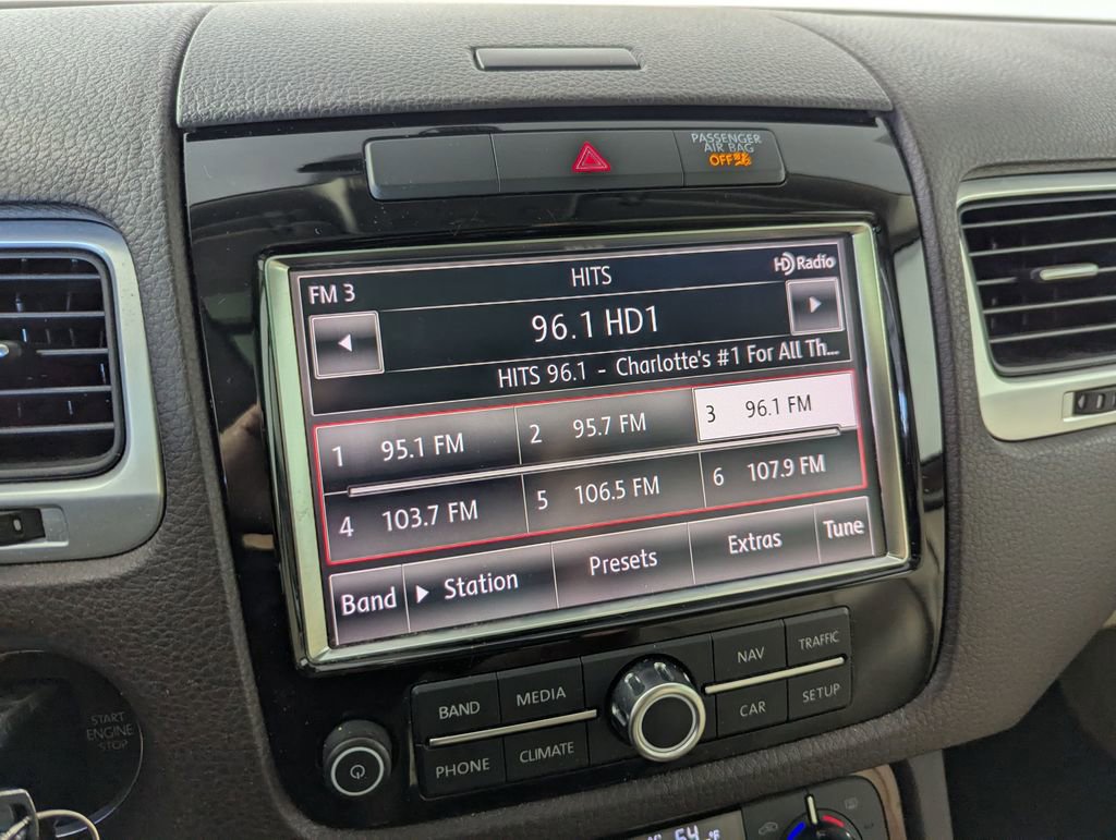 Used 2012 Volkswagen Touareg Sport AWD/4WD image 44