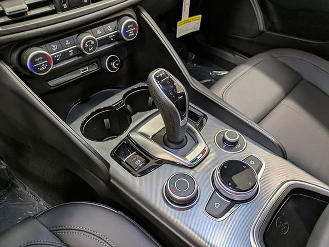 Used 2025 Alfa Romeo Giulia w/ Driving Assist Package RWD image 16