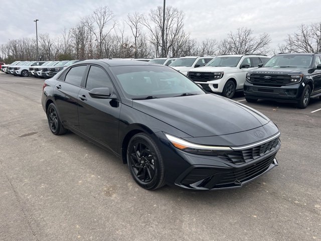 Used 2024 Hyundai Elantra SEL image 4