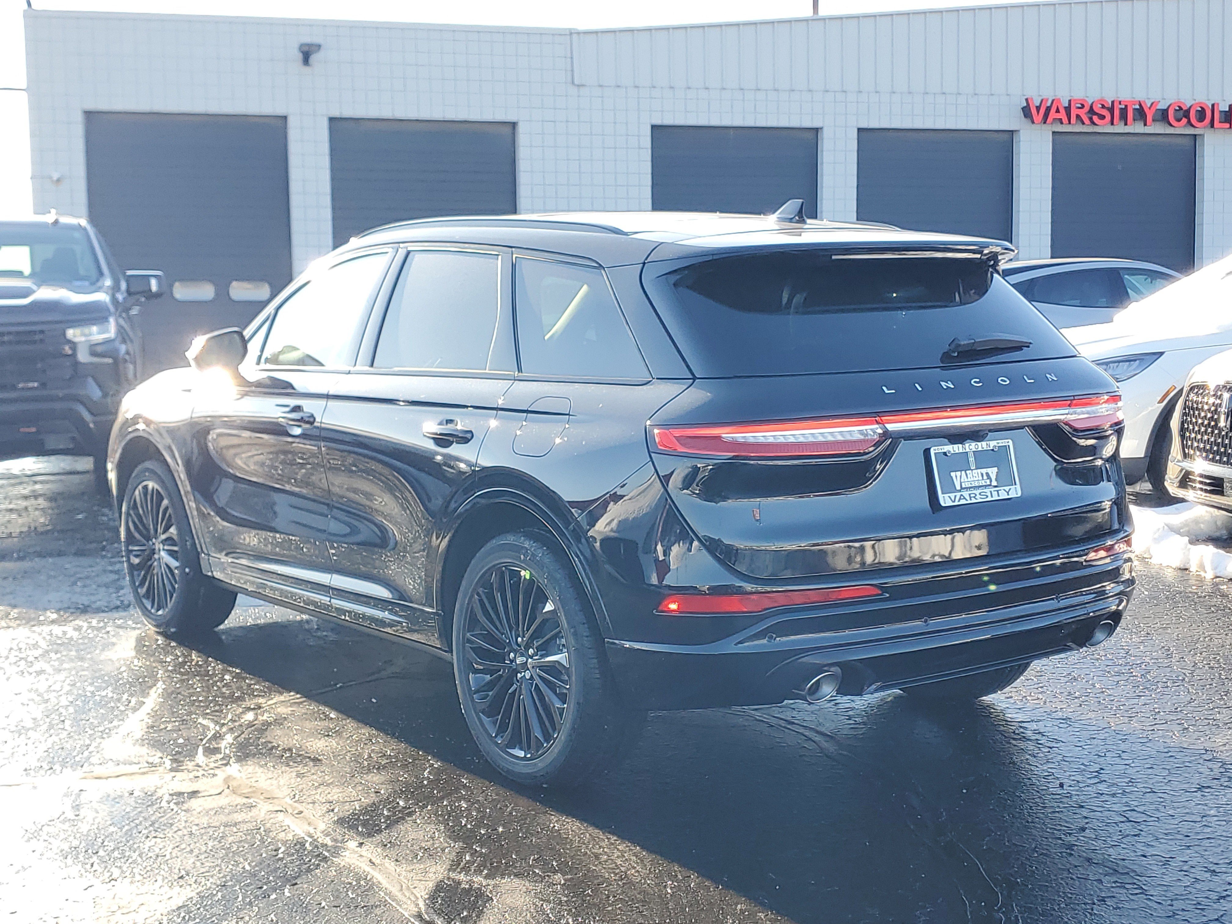 New 2026 Lincoln Corsair Premiere image 3