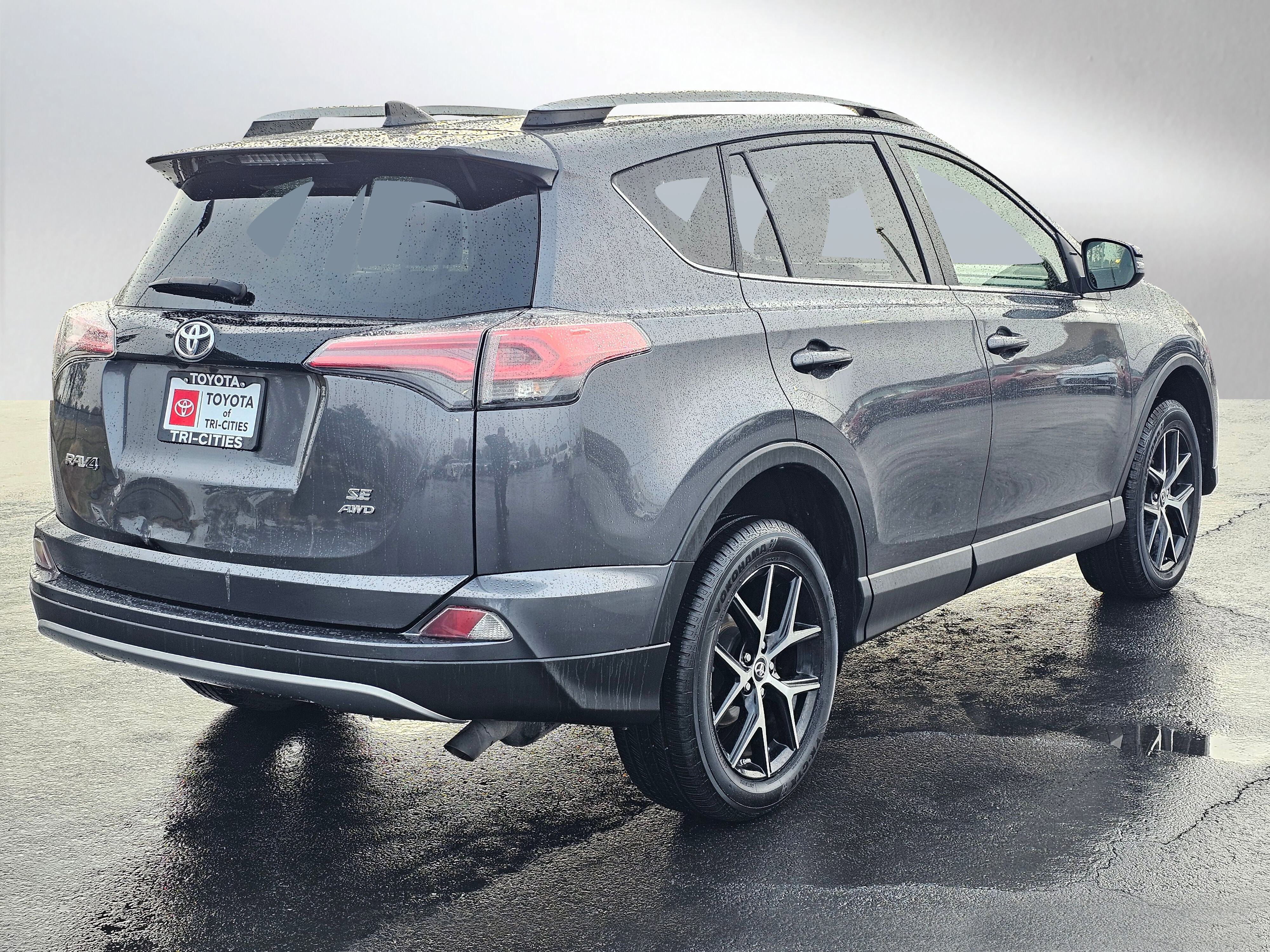 Used 2017 Toyota RAV4 SE w/ Power Extra Value Package AWD/4WD image 33