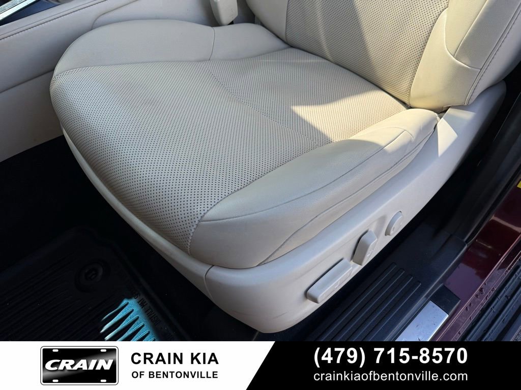 Used 2020 Lexus GX 460 Premium w/ Premium Package image 24