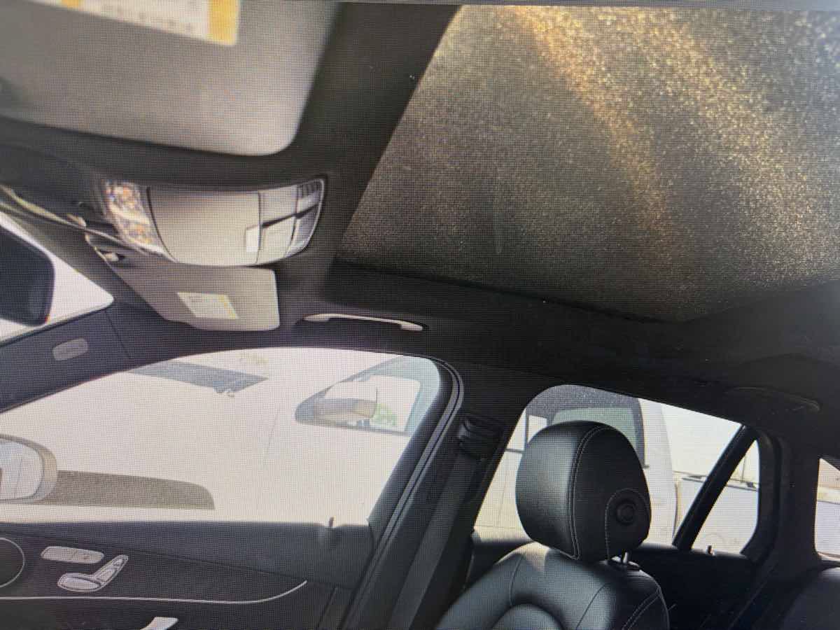 Used 2018 Mercedes-Benz GLC 300 4MATIC w/ Premium Package image 10