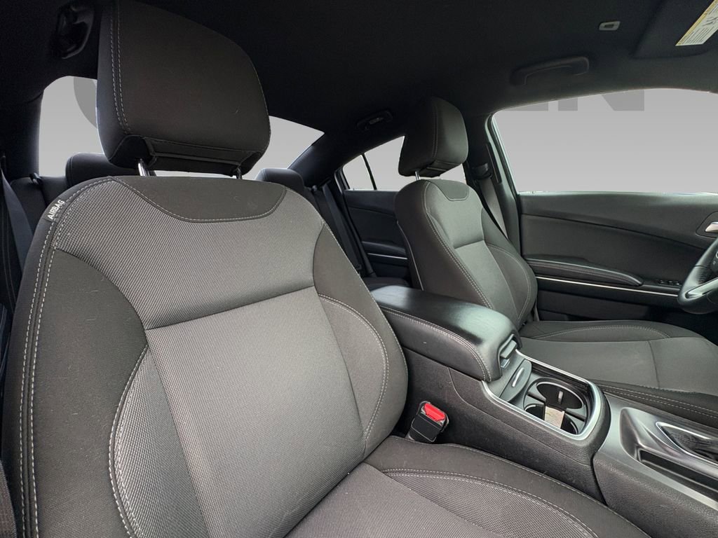 Used 2018 Dodge Charger SXT image 7