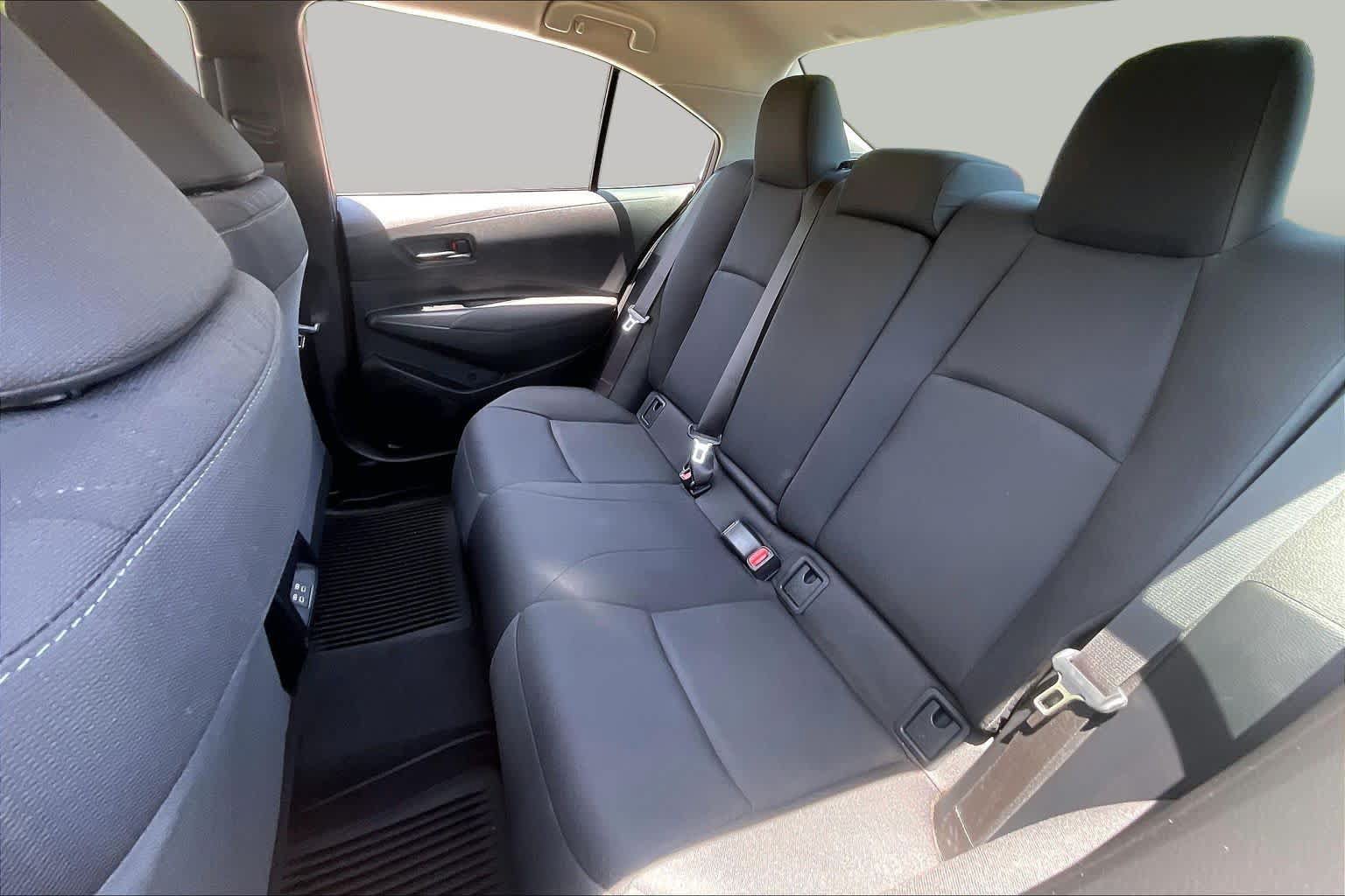 Used 2025 Toyota Corolla LE w/ LE Premium Package FWD image 19