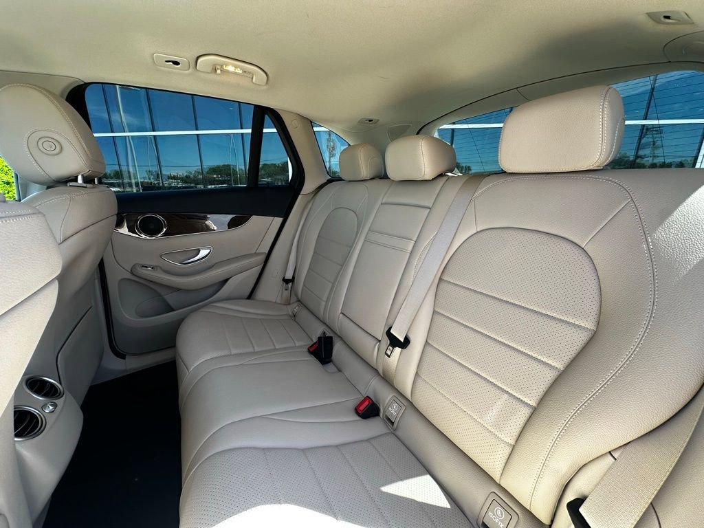 Used 2022 Mercedes-Benz GLC 300 4MATIC image 26
