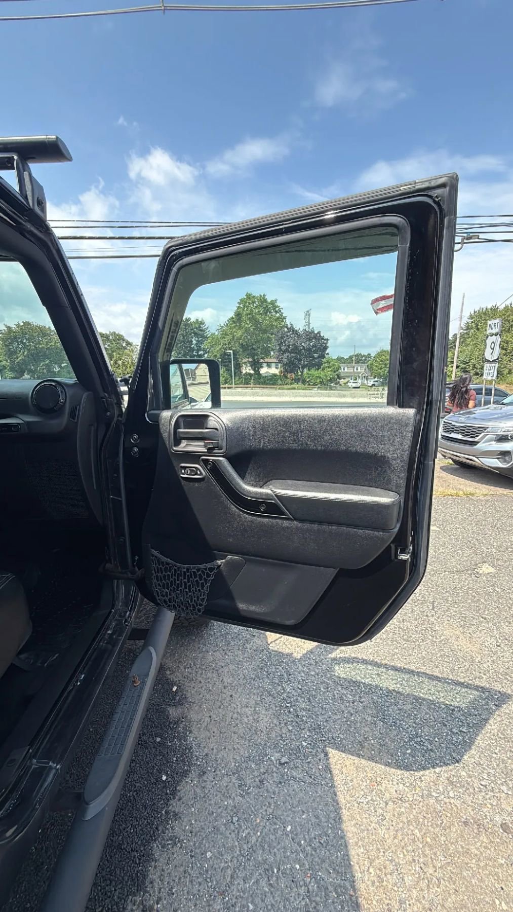 Used 2016 Jeep Wrangler Unlimited Sahara image 13