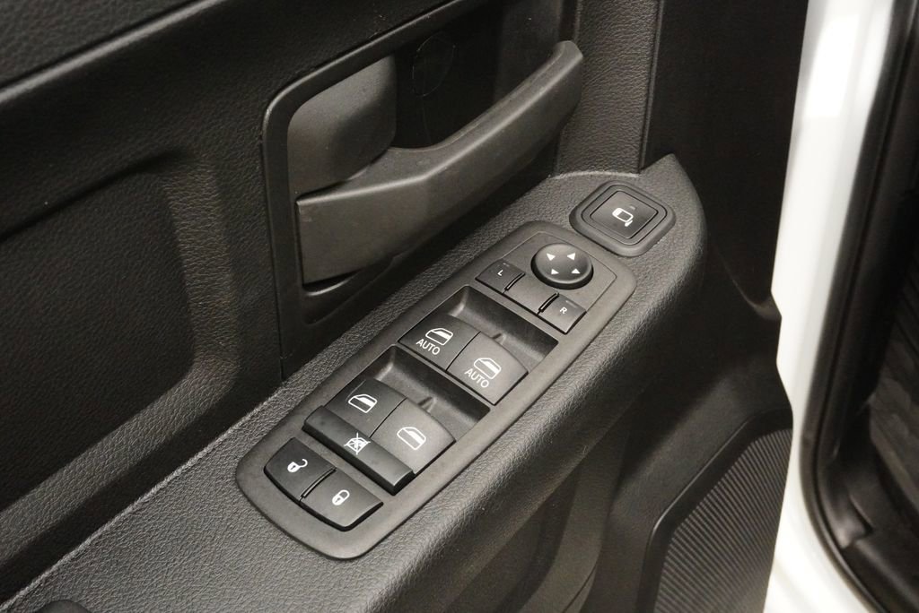 Used 2024 RAM 2500 Tradesman w/ Chrome Appearance Group image 27