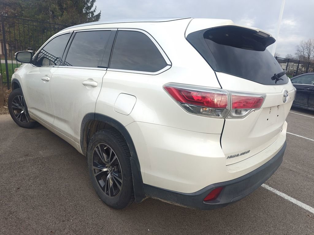 Used 2016 Toyota Highlander XLE image 6