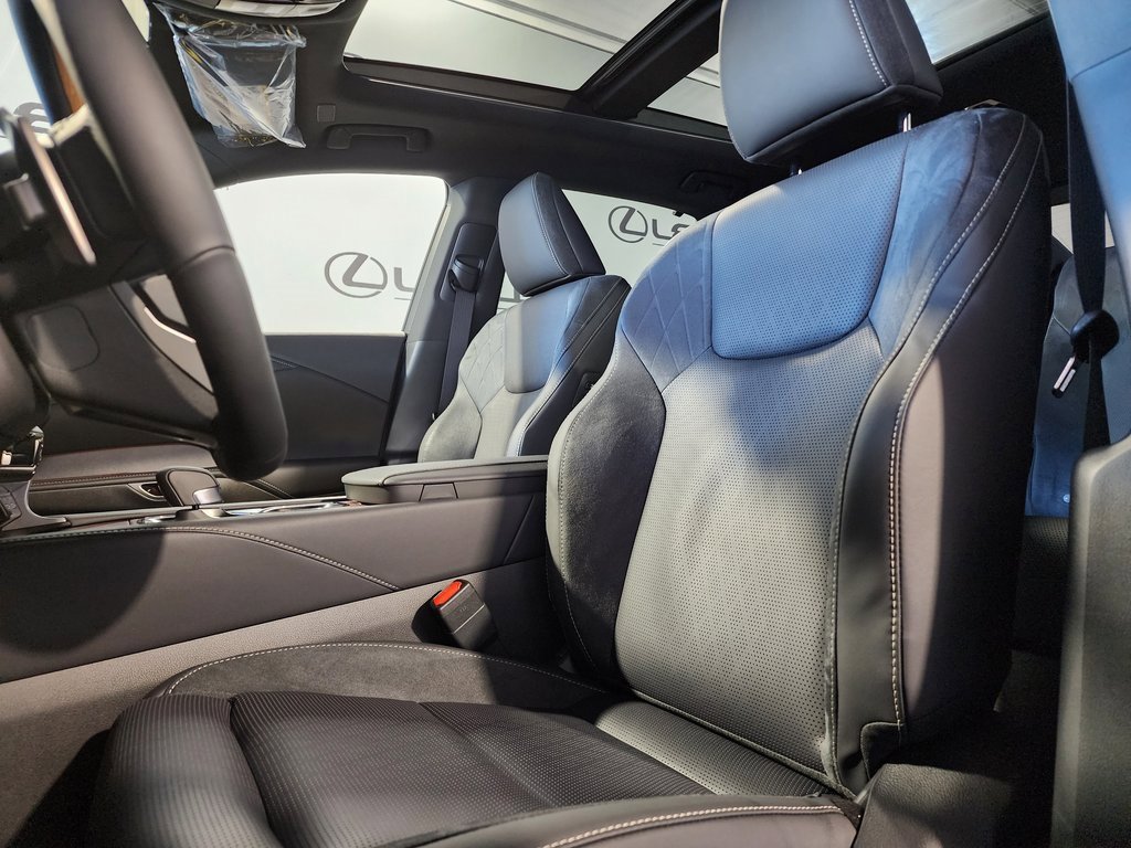 New 2025 Lexus RX 450h AWD w/ Luxury Package image 15