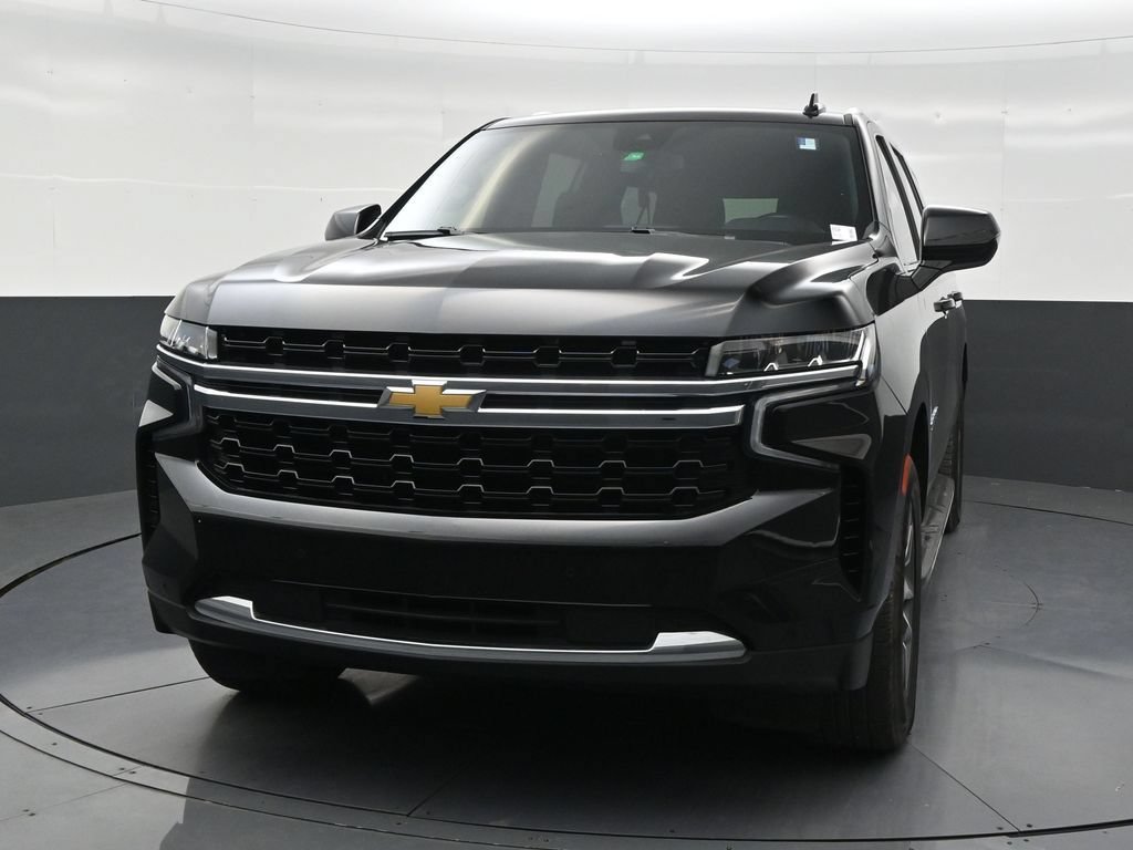 Used 2024 Chevrolet Suburban LS RWD image 8