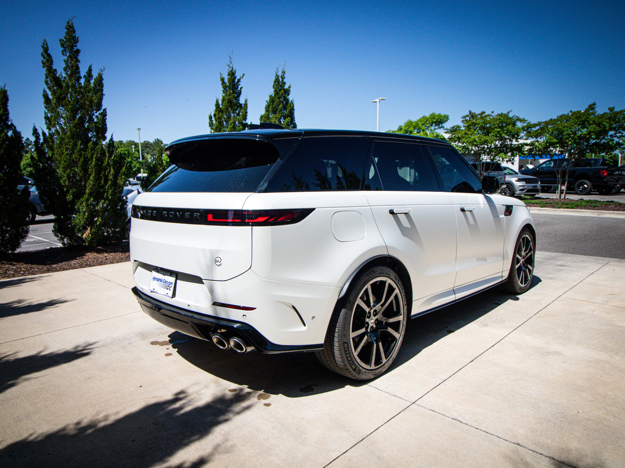 Used 2024 Land Rover Range Rover Sport AWD/4WD image 10