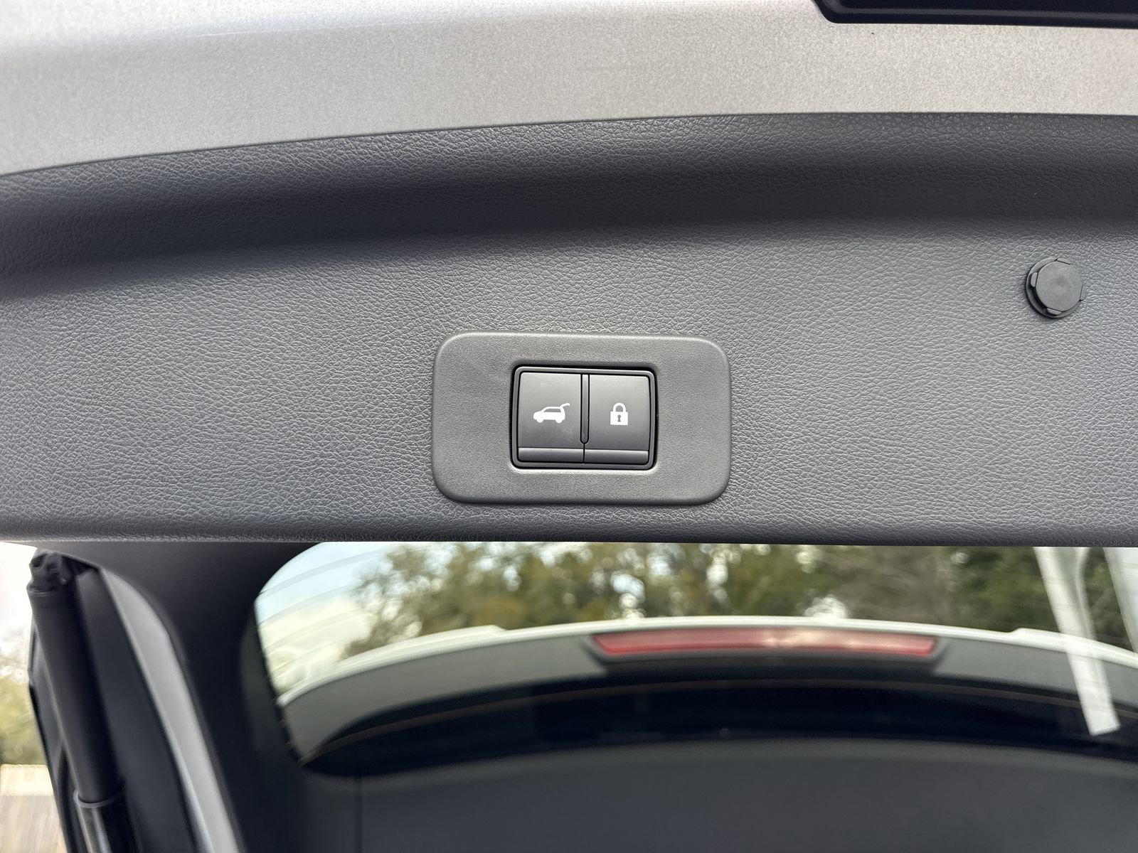 Used 2025 Nissan Murano SV image 30