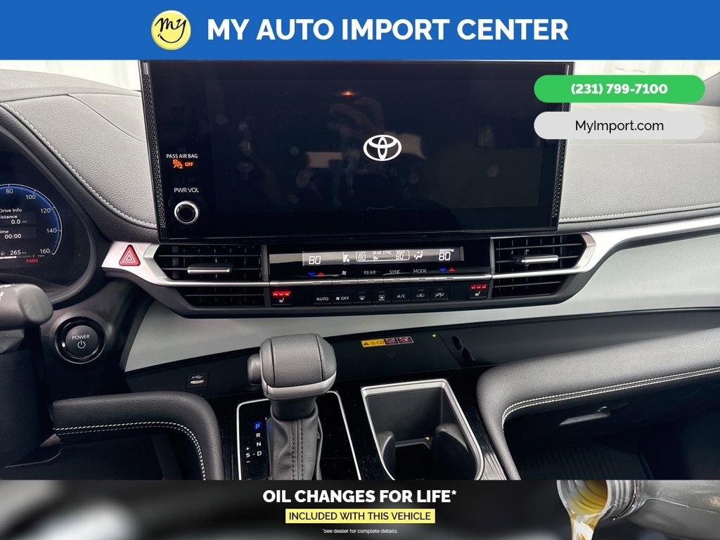 Used 2025 Toyota Sienna XSE image 10