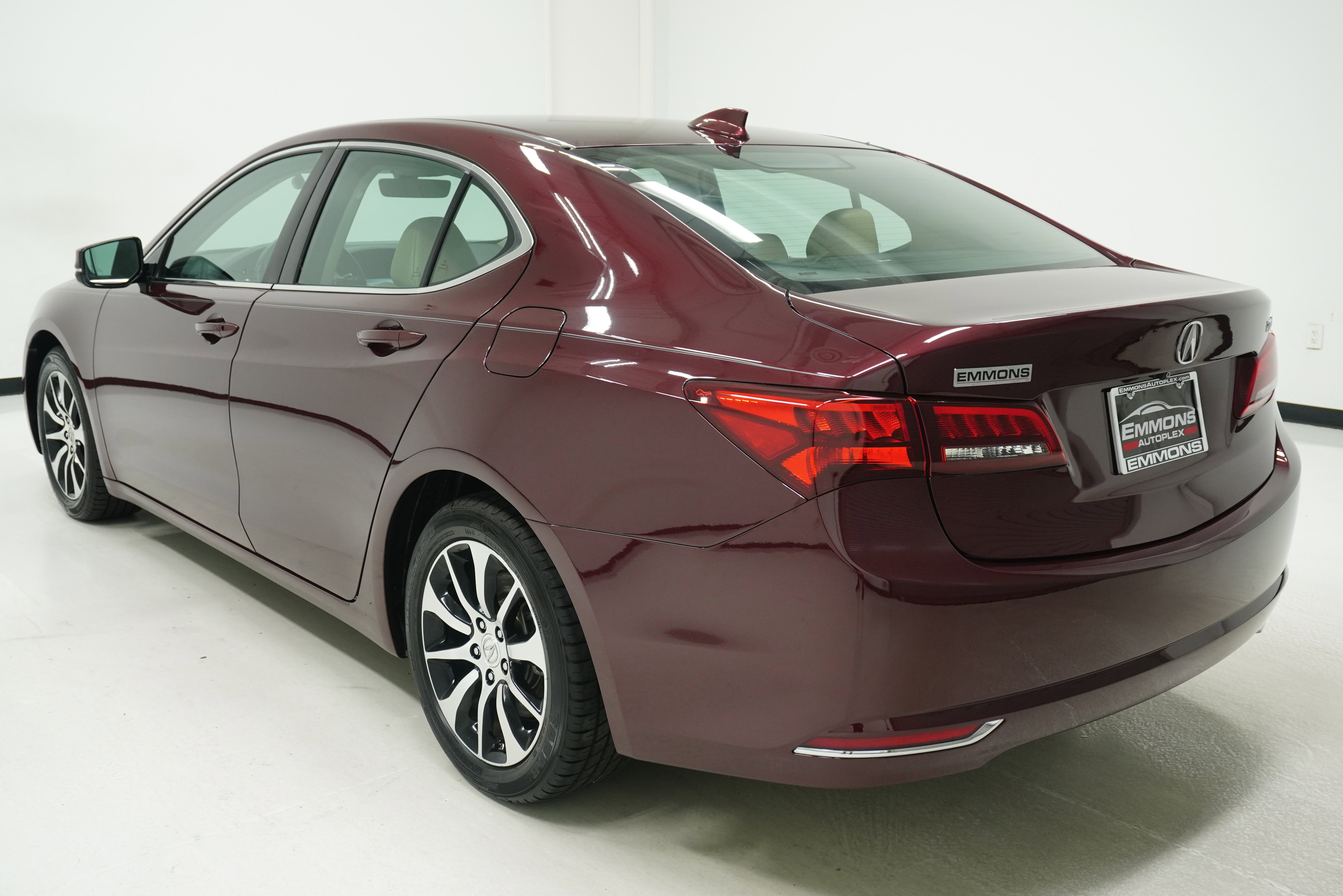 Used 2015 Acura TLX w/ Technology Package FWD image 6