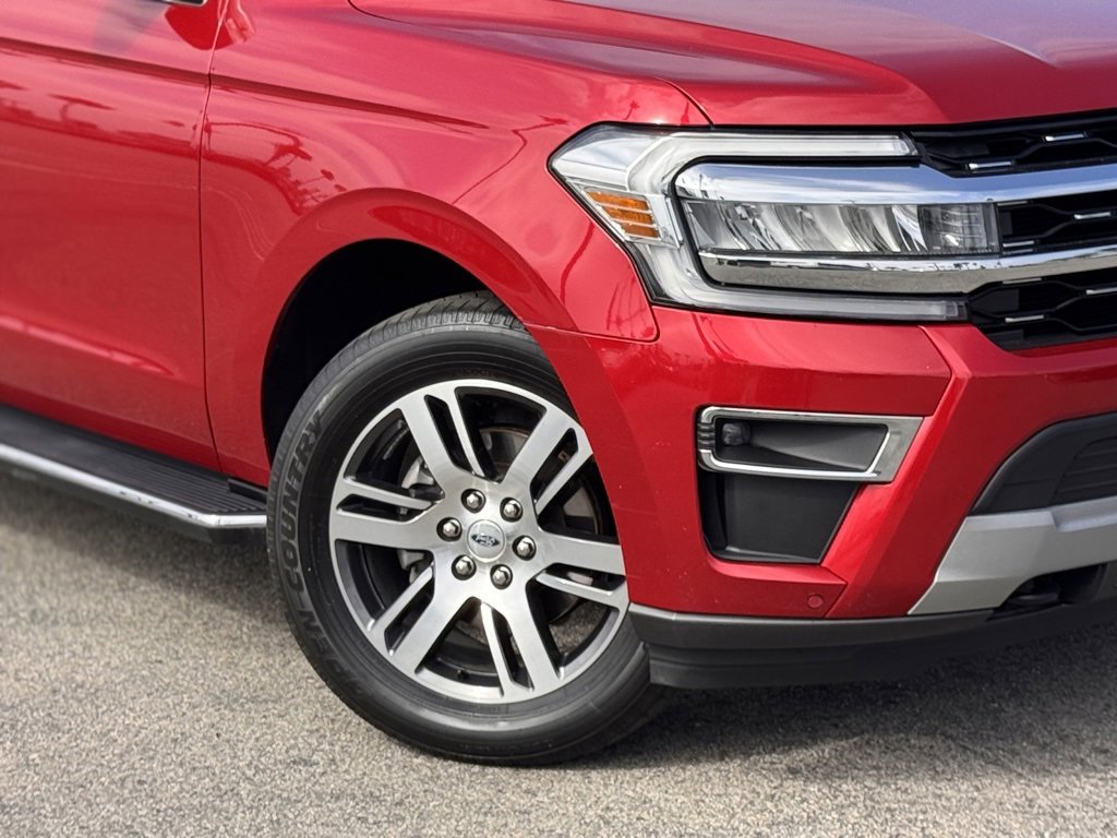 Used 2022 Ford Expedition Limited image 4