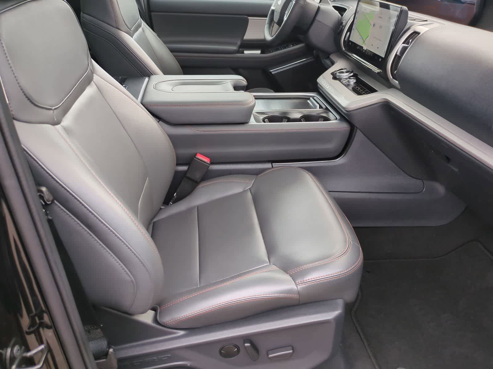 Used 2025 Ford Expedition Active AWD/4WD image 23