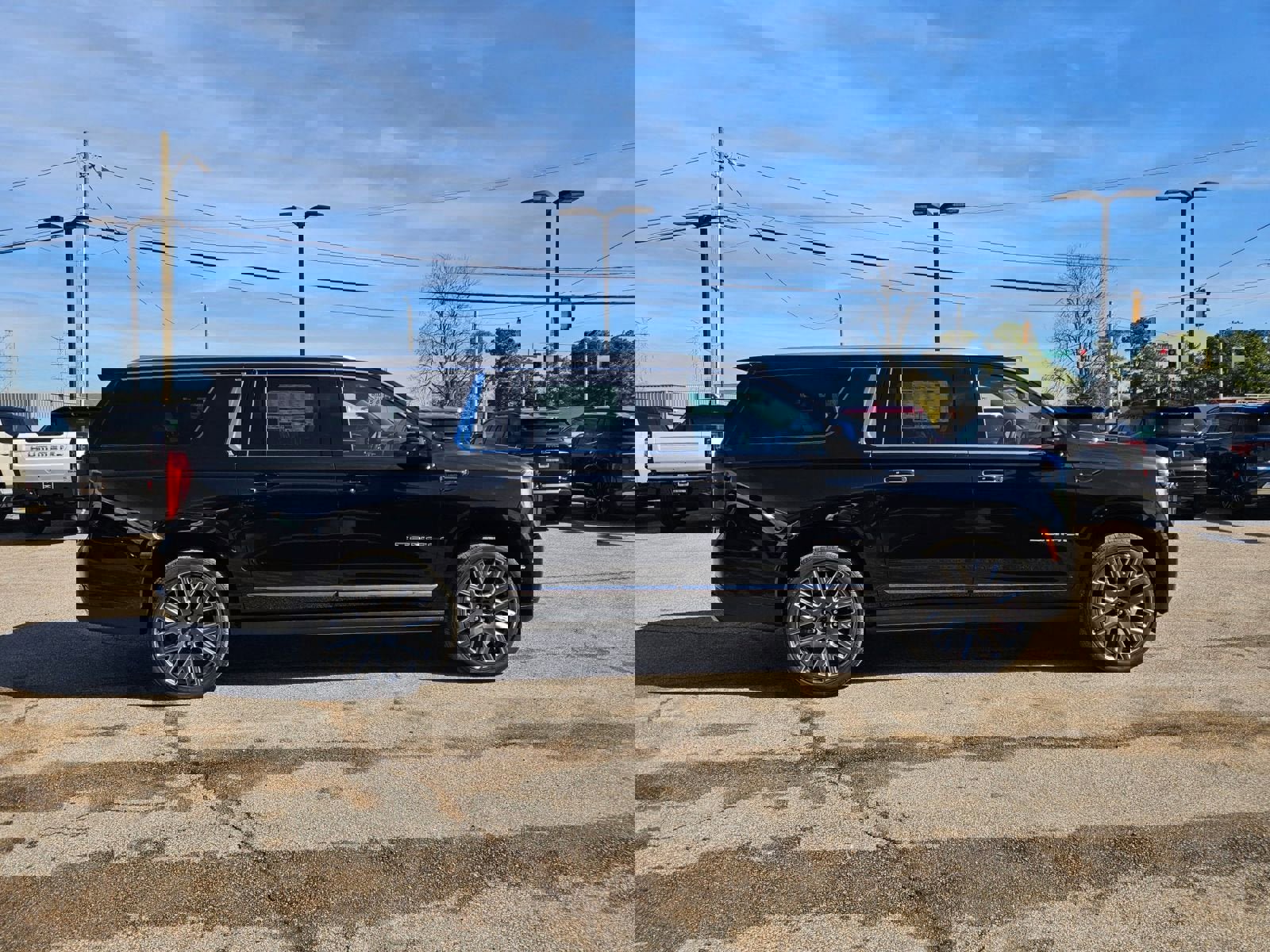 New 2026 GMC Yukon XL Denali Ultimate image 8