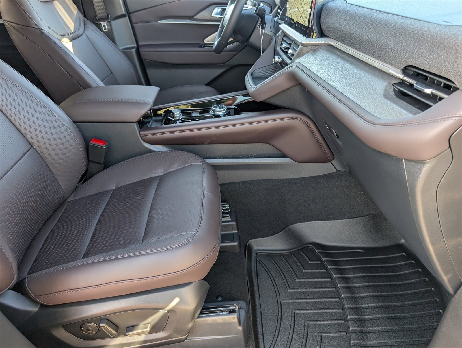 New 2026 Ford Explorer Platinum image 29