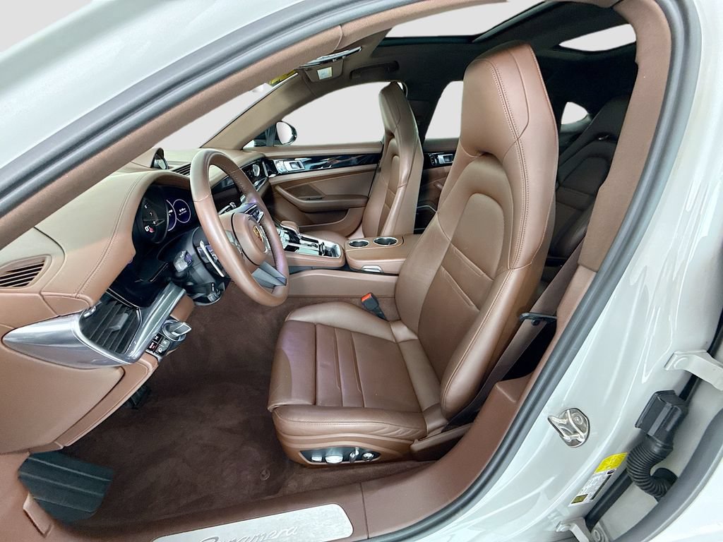 Used 2021 Porsche Panamera RWD image 19