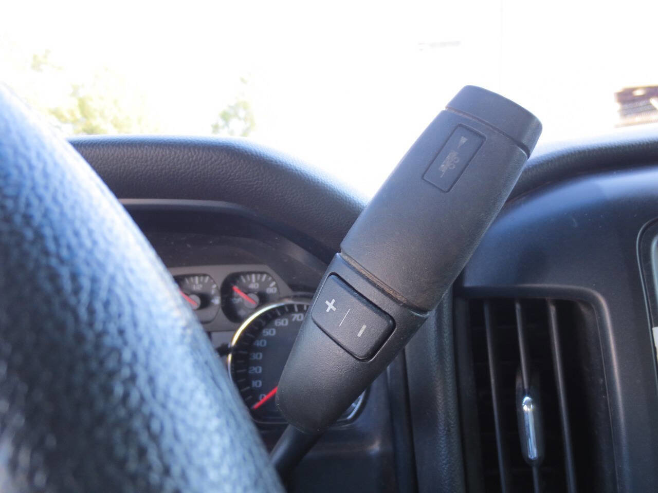 Used 2015 Chevrolet Silverado 2500 W/T image 12