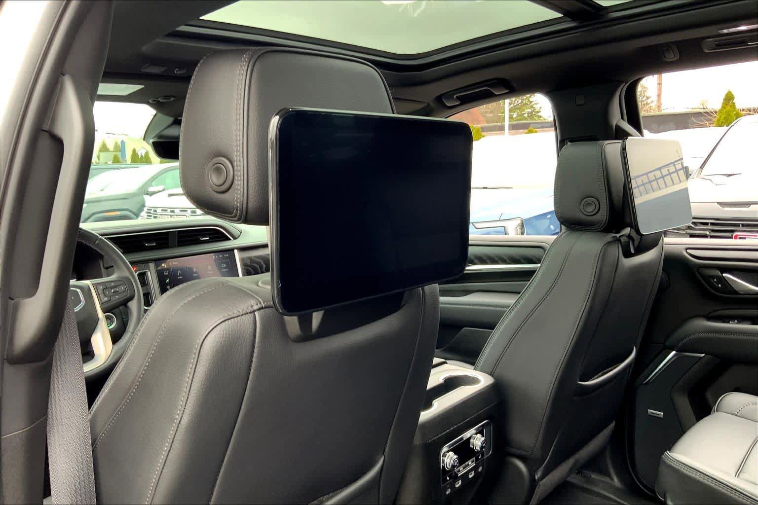 Used 2024 GMC Yukon XL Denali w/ Advanced Technology Package image 35