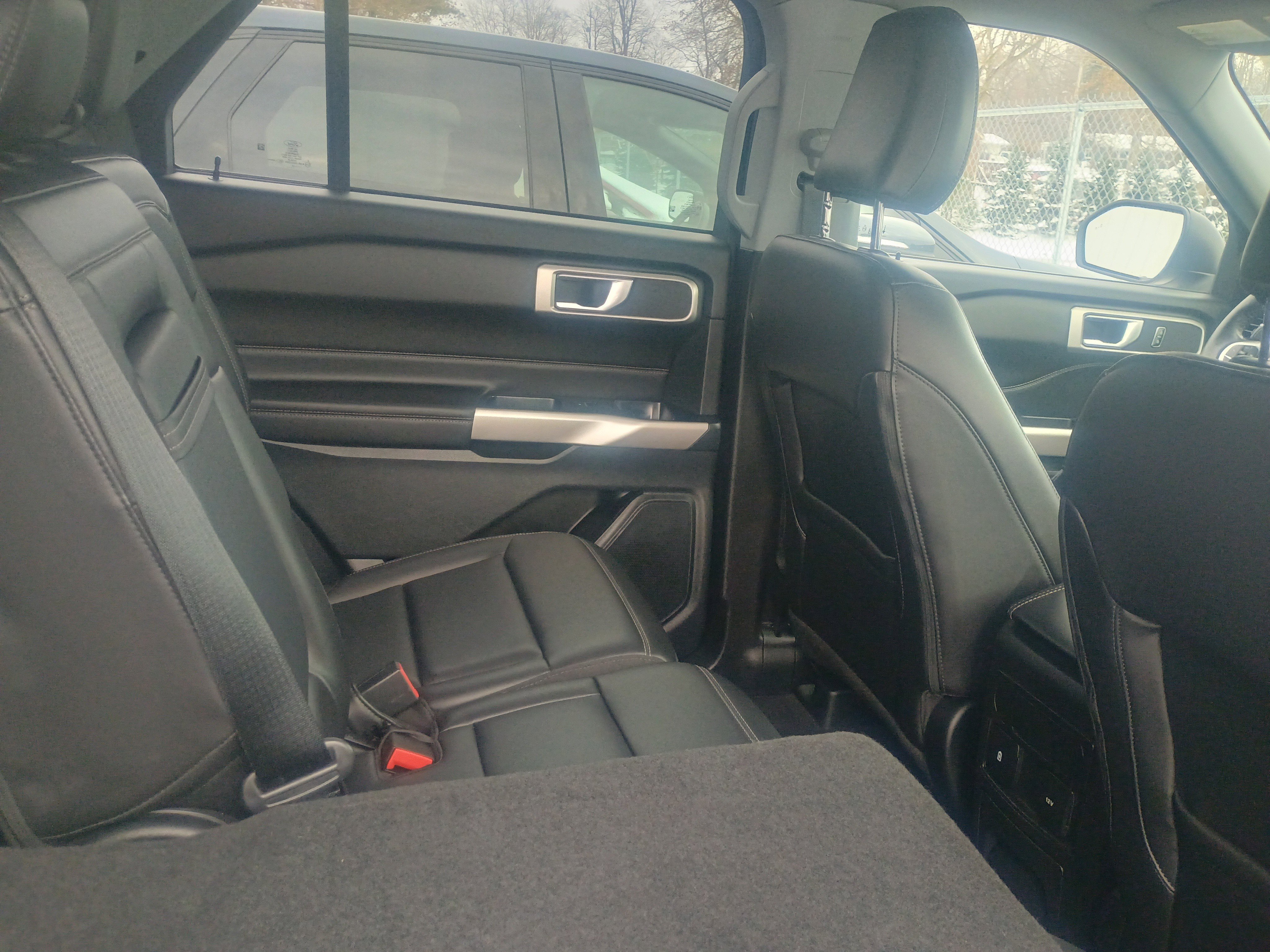 Certified 2023 Ford Explorer XLT w/ Equipment Group 202A image 13