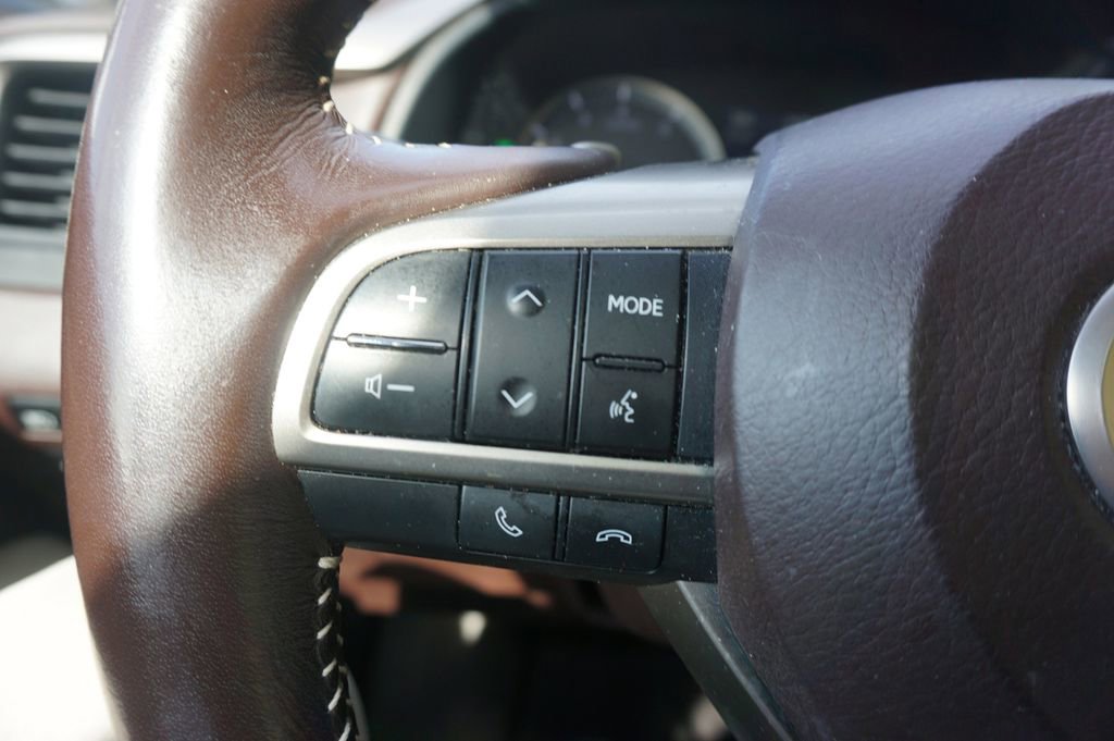 Used 2020 Lexus RX 350L Premium w/ Premium Package image 8