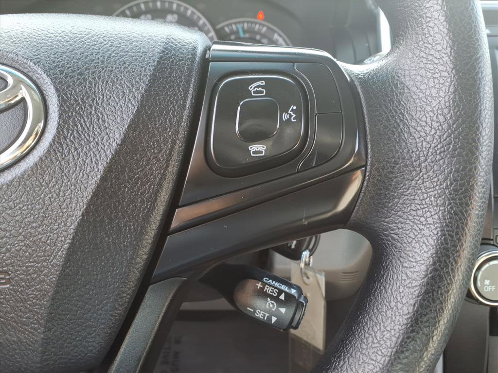Used 2015 Toyota Camry LE image 28