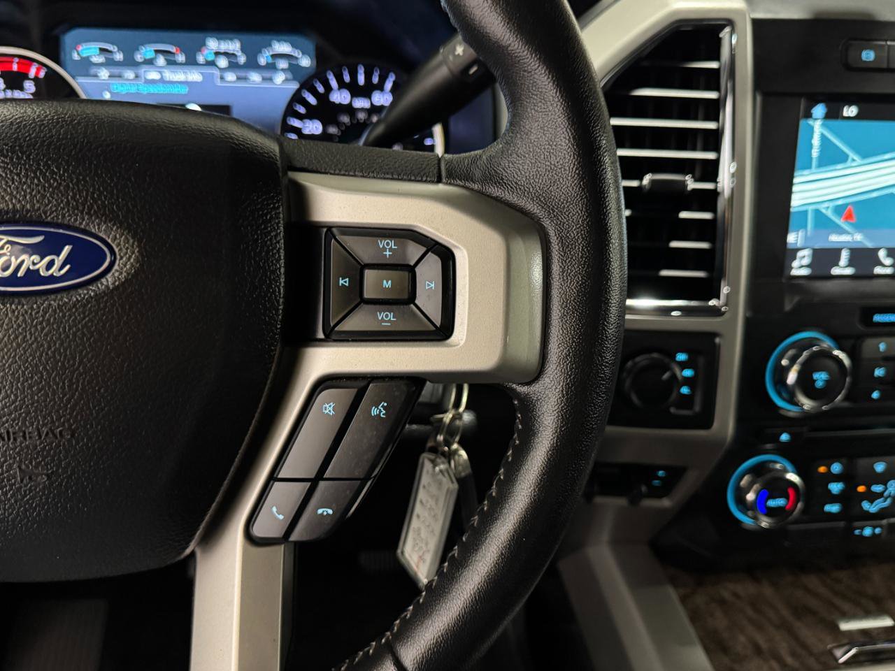 Used 2018 Ford F250 Lariat w/ FX4 Off-Road Package AWD/4WD image 19