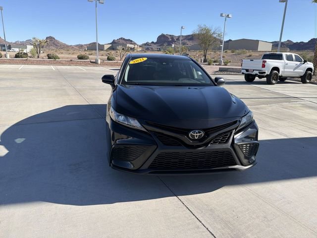 Used 2021 Toyota Camry SE w/ Blackout Package (TMS) FWD image 2