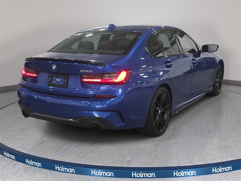 Used 2022 BMW 330i Sedan w/ M Sport Package image 5
