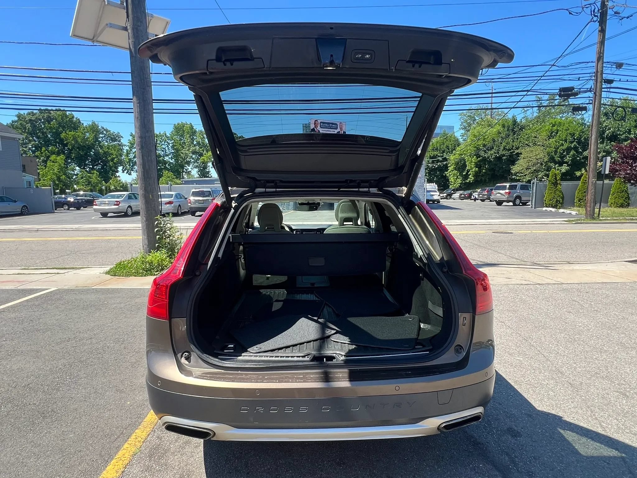Used 2018 Volvo V90 T5 Cross Country w/ Convenience Package AWD/4WD image 9