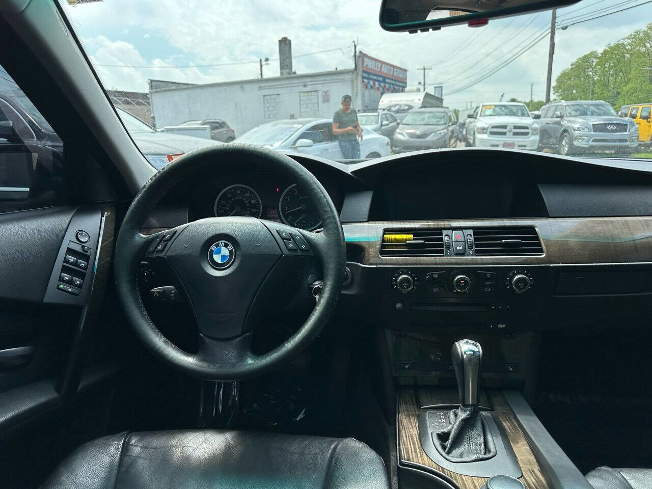 Used 2006 BMW 530xi Sedan image 14